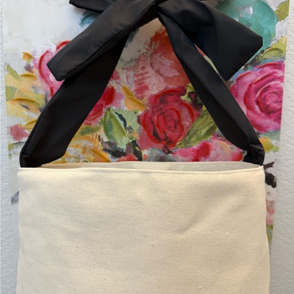 Elegant over the shoulder bow Black and Cream Tote Bag - Picture 2 of 3